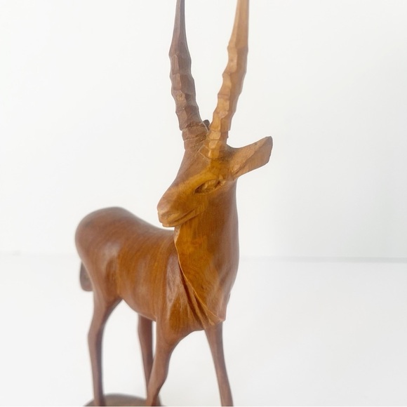 Pair of hand carved wild  animals impala and water buffalo - Picture 9 of 10